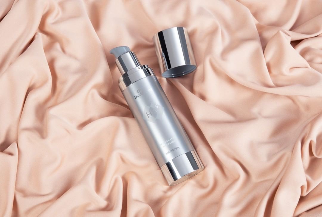 TheLettCenter's tweet photo. Drench your skin in extra moisture w/ HA5® Rejuvenating Hydrator.💧⁣It instantly smooths the appearance of fine lines and wrinkles while retaining skin's moisture for a radiant glow.⠀⠀⠀⠀⠀⠀⁣

#HA5 #skinmedica #skincare #skincareroutine #beauty #aesthetics #skin #nashville https://t.co/9o7KfPm4iZ