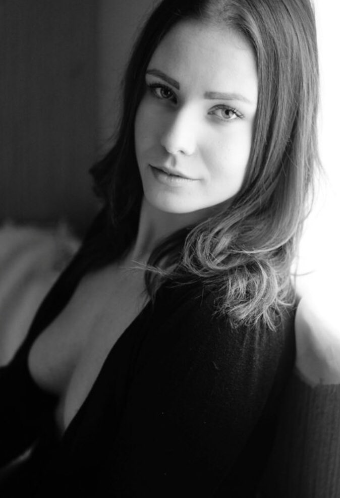 Alientrainphoto's tweet photo. If we wasn’t in this lockdown i would be shooting with this lovely lady #Alexsandra today. But have to wait till we free to travel again. #picstakenfrompp #picsnotmine https://t.co/NfNx66nHvs
