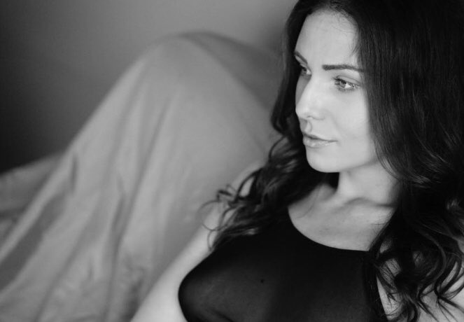 Alientrainphoto's tweet photo. If we wasn’t in this lockdown i would be shooting with this lovely lady #Alexsandra today. But have to wait till we free to travel again. #picstakenfrompp #picsnotmine https://t.co/NfNx66nHvs