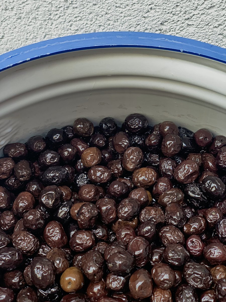 Sele zeytinlerimiz hazır..
•
•
#bodrum #zeytin #zeytinyağ #tereyağ #yumurta #organikyumurta #yogurt #peynir #sabun #doğalürün #iyitarım #evdekal #organiktarım #üret #selezeytin #evyapımı #bodrumbel #tavuk #inek #üret #evyapımı #çiftlik #eveteslim