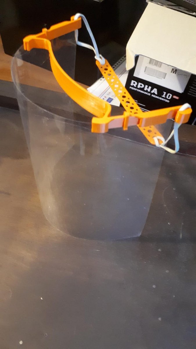 M. RUDEREAU, TG à Savigny, fabrique des visières de protection contre le coronavirus. 150 visières ont déjà été fabriquées et données aux médecins et commerçants de Mormant et les alentours. Bravo pour votre implication.#GRDF #engagement #AI2C <a href="/FabVIGNERON/">Fabrice Vigneron</a>  @Ben_Emo_ <a href="/Arndoumeix/">arnaud</a>