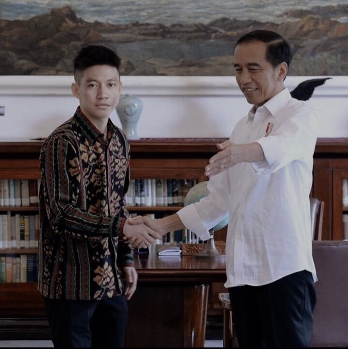 Capek nganggur, pengen jadi #stafsuspresiden aja.... menggantikan mas <a href="/AdamasBelva/">Belva Devara</a> ... udah cocok belum gaes🤣🤣🤣🤣🤣🤣