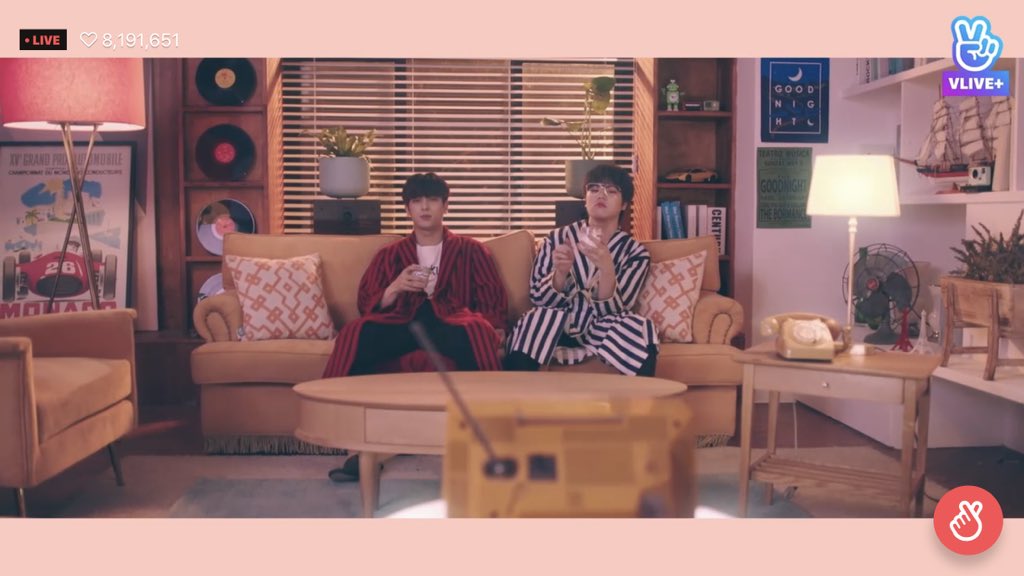 hyunjaesprite's tweet photo. GOOD NIGHT MV!!!! AAHHH IT HAS HOMEY VIBES IT’S SO PRETTY ❤️❤️❤️ https://t.co/0YgnGMcnnd