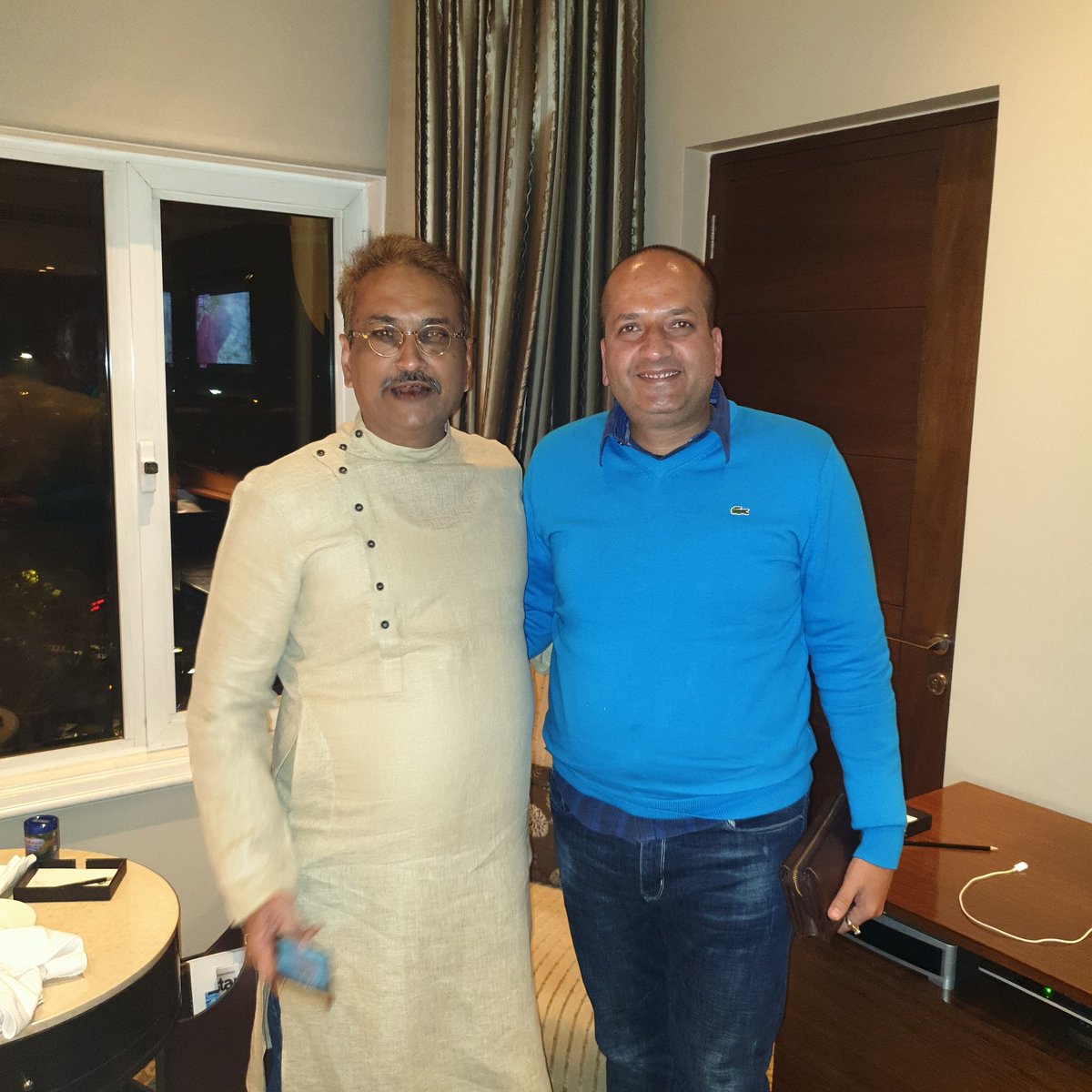 vijay_jatyan's tweet photo. WITH MAMMU BHAI #new_place  #mousam #vijay_jatyan #friends #foodies #jat #jaat #haryana #haryanvi #rohtak #pune #Friends_forver #for_you #trend #Covid19 #hand_wash https://t.co/qXg4tm0lUC