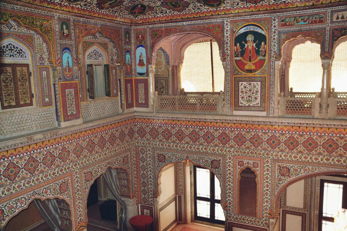 erikrsalazar's tweet photo. Palacio #Samode interiores - #Rajasthan, #India. 🏰 https://t.co/k0RY61AVZo