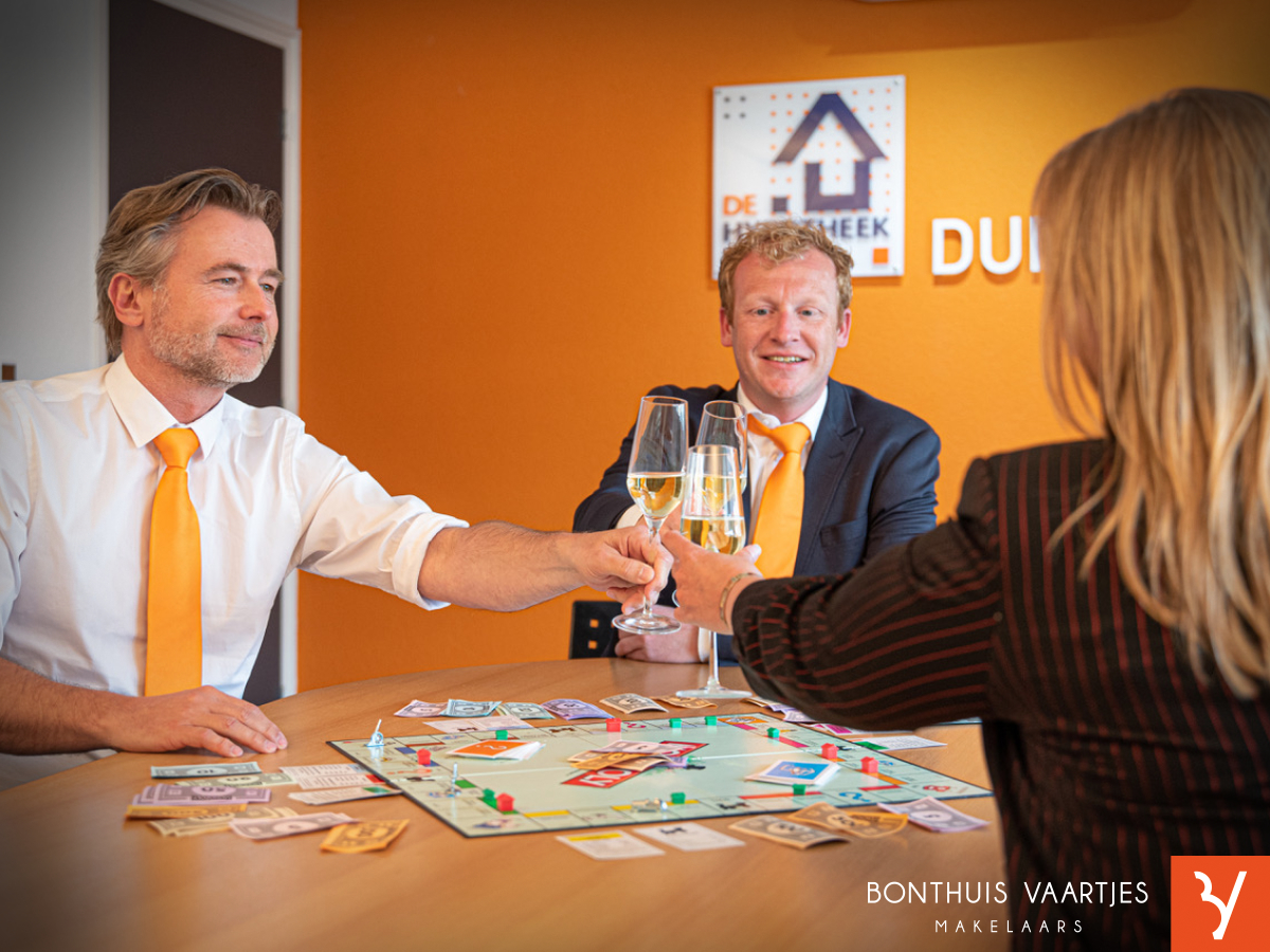 Kans kaart gepakt 😊
𝐖𝐢𝐣 𝐡𝐞𝐛𝐛𝐞𝐧 𝐞𝐫 𝐞𝐞𝐧 𝐞𝐱𝐭𝐫𝐚 𝐡𝐲𝐩𝐨𝐭𝐡𝐞𝐞𝐤𝐚𝐝𝐯𝐢𝐬𝐞𝐮𝐫 𝐛𝐢𝐣 !

Per 1 mei gaat Nicole ons hypotheekteam versterken. Binnenkort stellen wij haar graag aan jullie voor. Lees meer facebook.com/bvmakelaars/ph…