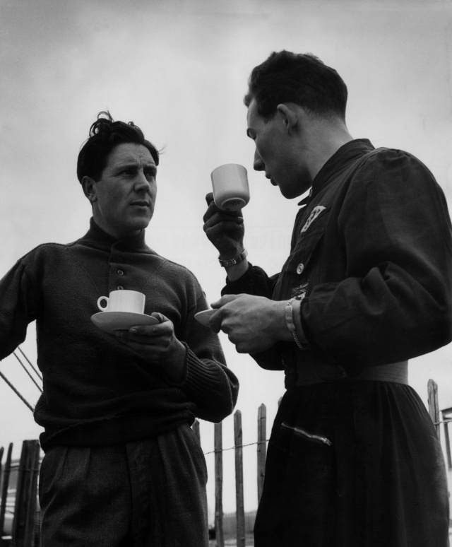 allaboutmayetml's tweet photo. Since it's #NationalTeaDay, here's a pic of Stirling Moss &amp; Geoff Duke at Goodwood on #EasterMonday '52, #InThisMonth 68 years ago. Duke, unused to 4-wheeled racing of course, had a 25sec start in the #EasterHandicap &amp; finished 3rd, Moss 4th (with fastest lap, natch). #RIP x 2. https://t.co/yQkj25w0oY