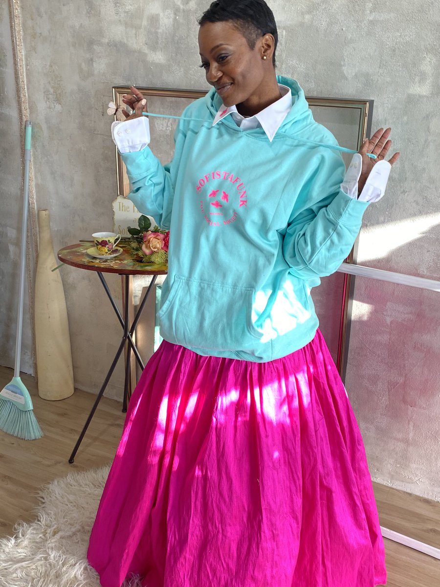 ComedianTyRaney's tweet photo. Good Morning!! My wife modeling some @Sofistafunk this woman is so creative with a needle and thread. https://t.co/xsFvIa2zM8