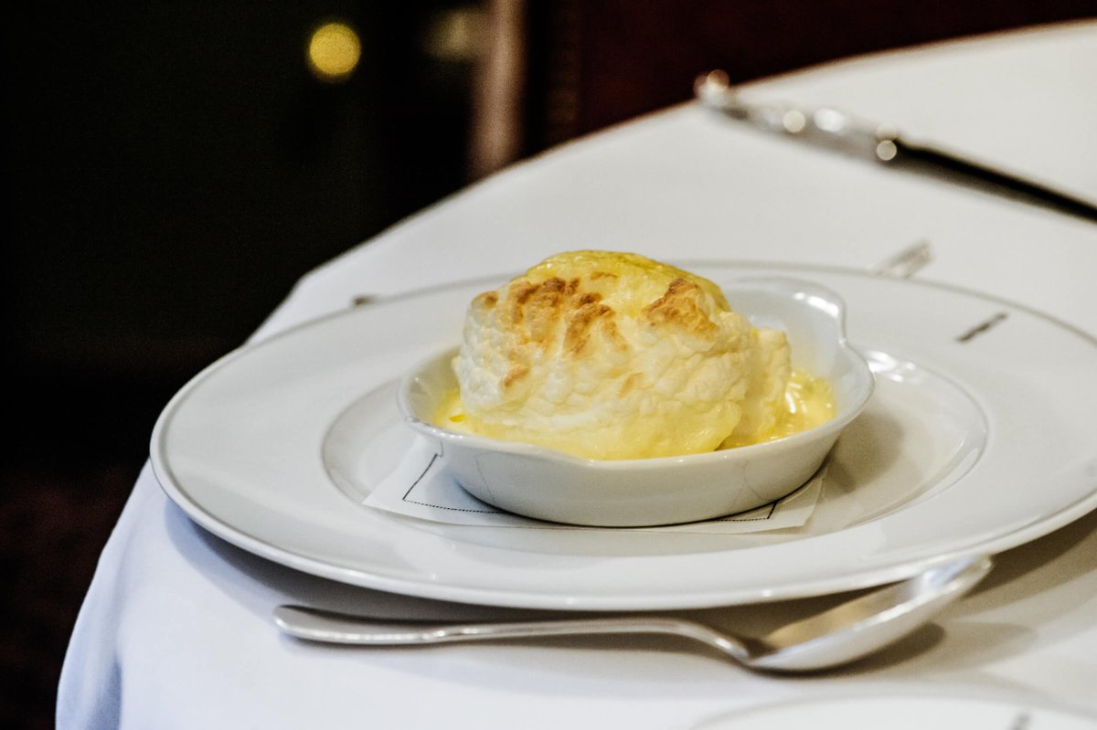 Yes way soufflé! This week on Return to Blender I tackle notoriously finicky French classic, cheese soufflé, in a dramatic cooking session that involved my greatest culinary triumph and most crushing disappointment! returntoblender.com/2020/04/20/a-b…