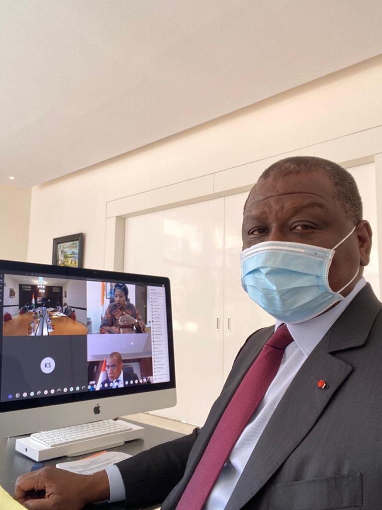 Aujourd’hui plus que jamais, respectons les mesures barrières et privilégions le télétravail autant que possible.

#StopCovid19CIV