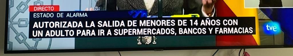 ¿Niños en sitios donde hay cierta concentración de personas?
1-Máxima probabilidad de contactos
2-Probabilidad de introducción en hogares
3-Aumentar la aglomeración en supermercados, farmacias y bancos. 
Los niños a pasear en lugares abiertos bajo supervisión responsable.