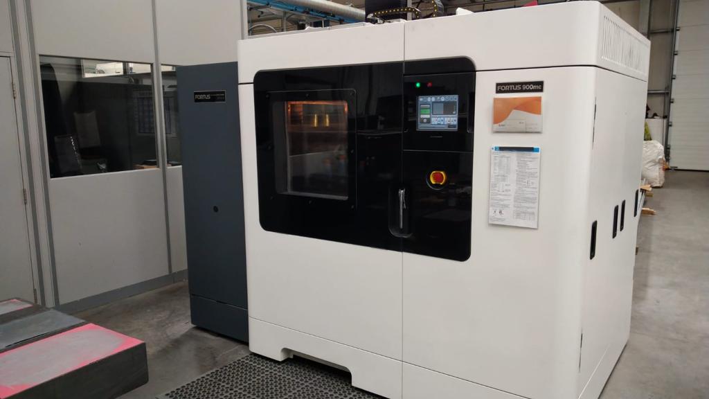 camodelslimited's tweet photo. Very proud of the skeleton staff we have working at CA Models who have been busy #CNC machining #Ventilator parts and #3Dprinting PPE #Visors to donate to @NHSScotland #COVIDー19 #NHS #CAModels https://t.co/F1VByDAuyu