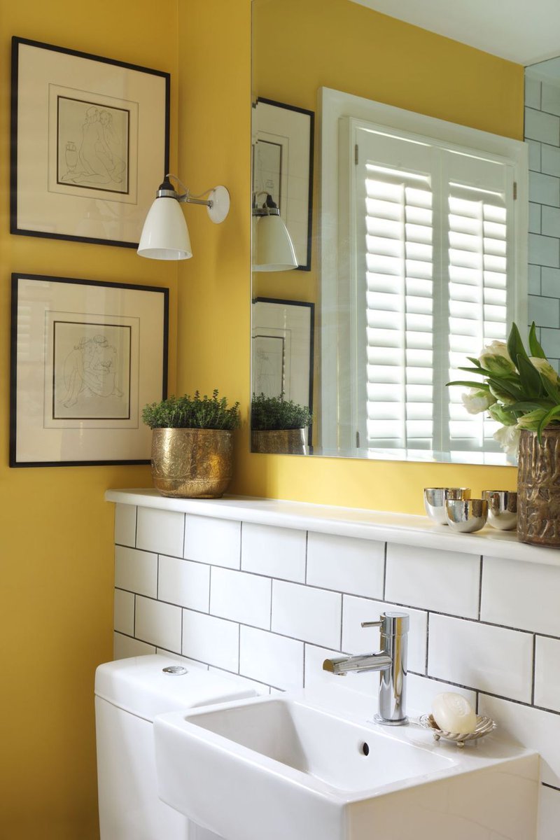 _houseandgarden's tweet photo. White bathrooms can be wonderful, but we say it's also a great space to go bold with colour. https://t.co/4scp8dod4v https://t.co/mlNu5beDVS