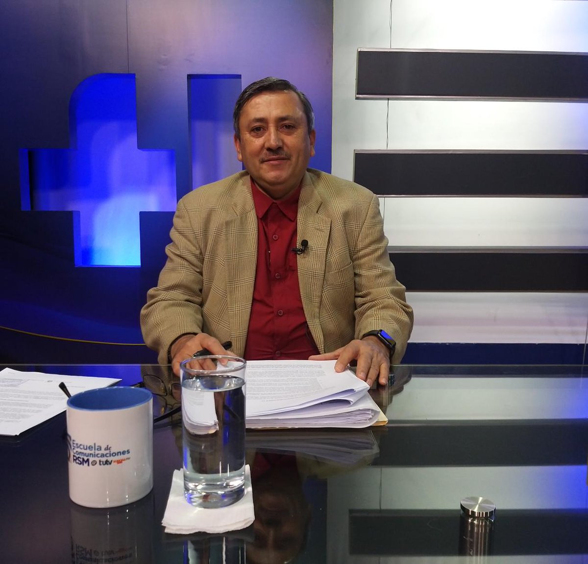 NoticieroHechos's tweet image. “El partido @ARENAOFICIAL presentó a la @FGR_SV varias pruebas donde se está llevando a casas particulares el abono, incluso a casas de dirigentes y futuros candidatos a alcaldes de @nuevasideas”. @carlosreyesrr con @manu_Hechos