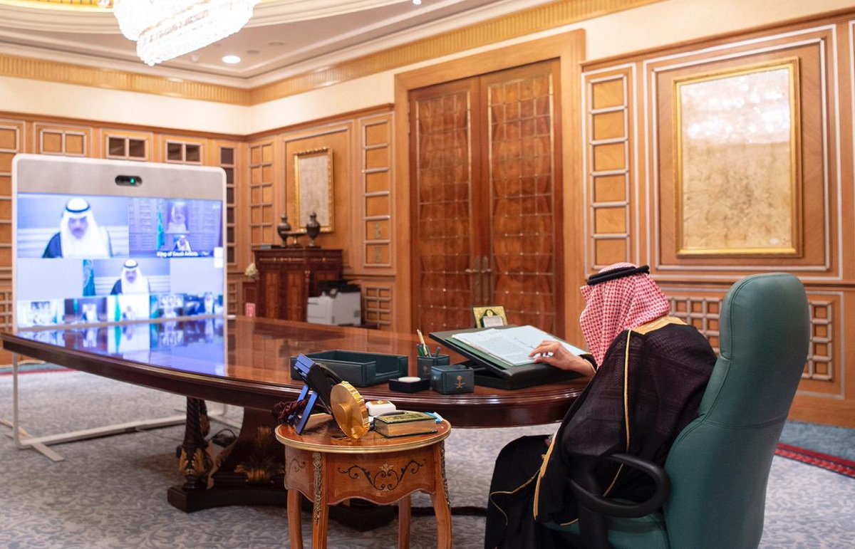 spagov's tweet photo. #صور | #مجلس_الوزراء يعقد جلسته عبر الاتصال المرئي، برئاسة #خادم_الحرمين_الشريفين.
#واس https://t.co/RnGekB0Wga