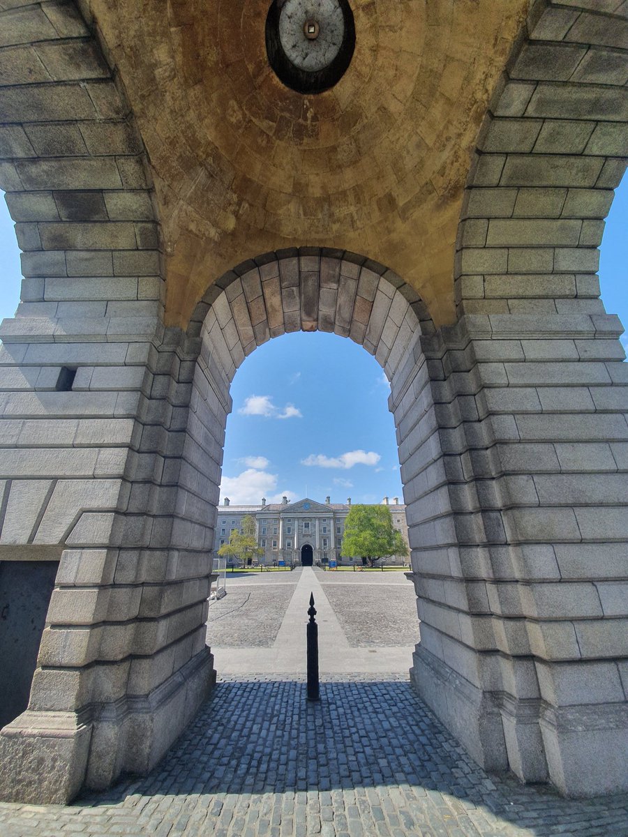 JonathanFitzEV's tweet image. Campus looking stunning in the sunlight! @tcddublin @DiscoverIreland @TourismIreland #tcddublin #trinityweek #trinitycollegedublin #estatesandfacilities
