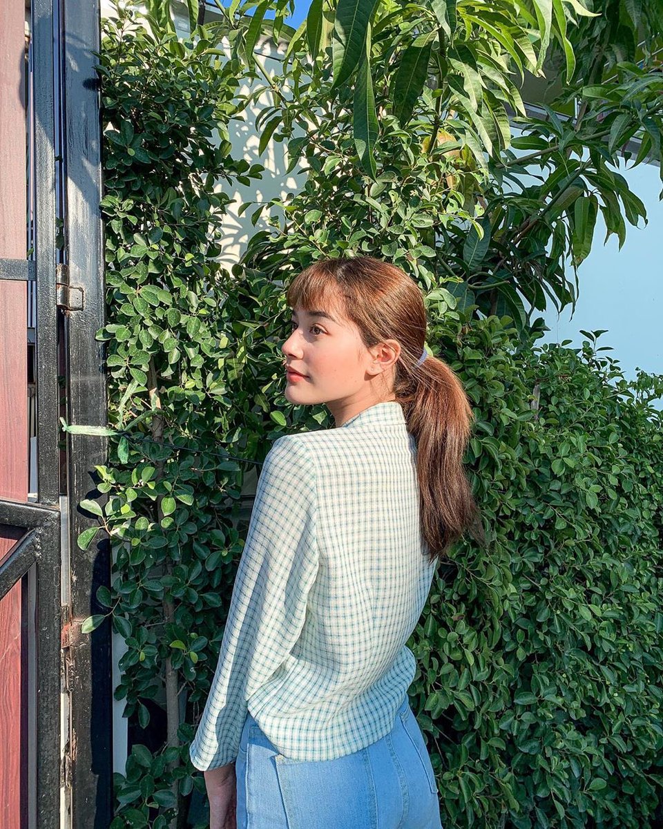 ไม่มีหรอกคนข้างๆ เขาบอก​ให้ห่างกัน 2 เมตร✋🏻🗣🤦🏻‍♀️