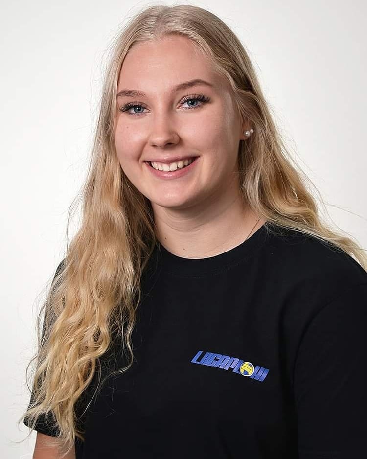 LiigaPloki's tweet photo. Nuoret ja lahjakkaat passarit Taija Kaukoranta, 20, ja Sofia Lehto, 17, hoitavat LiigaPlokin passarin tehtävät. @mestaruusliiga #passarit #mestaruusliiga https://t.co/xCS3iqaGw3