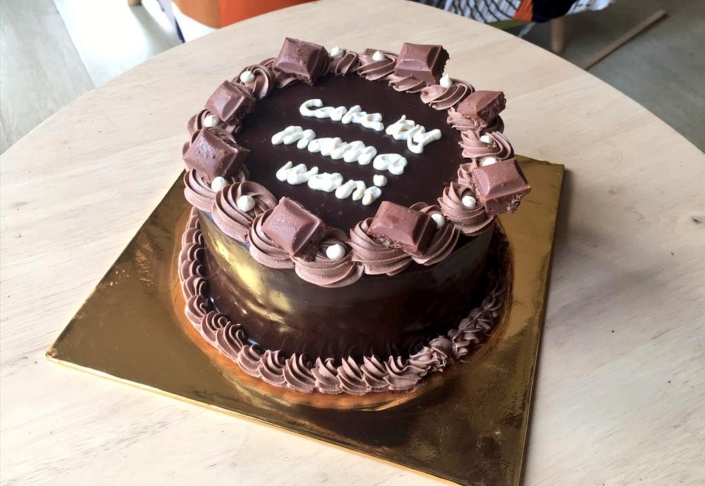 maselyanabila's tweet photo. Yg mana area Sungai Besar,Sabak Bernam dan Sekinchan untuk Ramadhan ni pun kami still accept order2 dessert 🥰.boleh jenguk ig kami @nandongbakery untuk lebih banyak lagi kemanisan yg anda inginkan😃♥️ ! https://t.co/hNVWEJw1lk