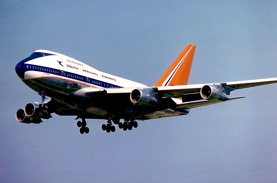 Hello,  #AvGeek Nation! Today’s  #aircraft is one of Steve’s favorites...the  #Boeing747SP. Show us YOUR favorite pics of this amazing bird. Tell us your stories of flying aboard an SP. Discuss!  #Aviation  #Longhaul  #QotS  #Boeing747