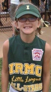 DFsoftball's tweet photo. Today we celebrate Kelcy Putlock, shortstop, # 2
https://t.co/xtpKiiwQbX. #foxpride #dfhs #silverfox #dfsoftball #pridein5 https://t.co/blmnO08TbB