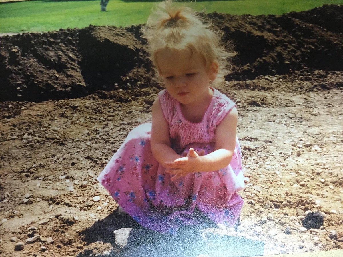 DFsoftball's tweet photo. Today we celebrate Kelcy Putlock, shortstop, # 2
https://t.co/xtpKiiwQbX. #foxpride #dfhs #silverfox #dfsoftball #pridein5 https://t.co/blmnO08TbB