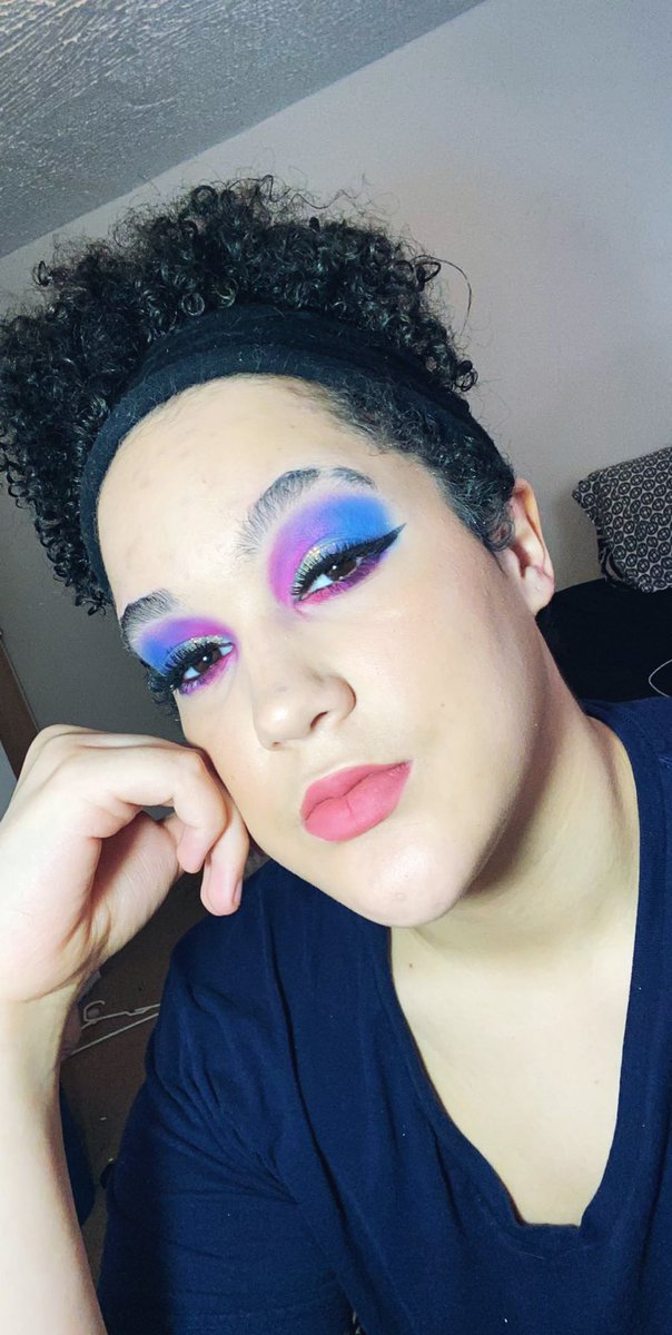 kierasmiles's tweet photo. using the @MakeupRVLTN @MakeupRevUSA x alexis stone palette😍😍 https://t.co/hN4mEUZ1DT