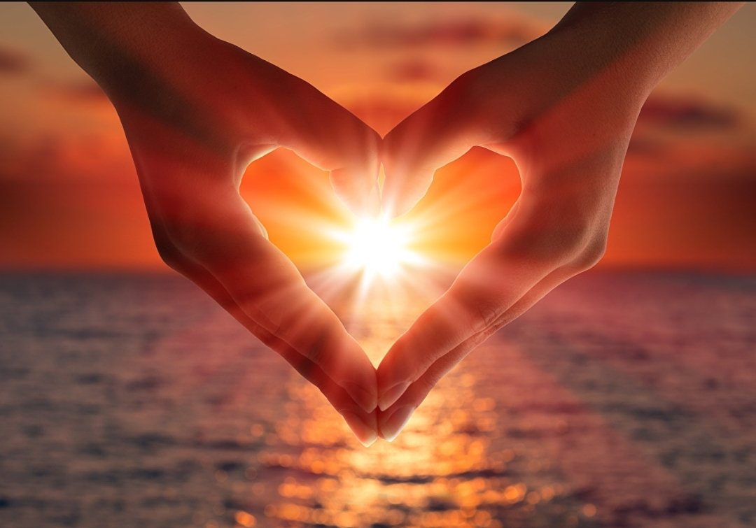 gabyvargasmx's tweet photo. Cuando alineas tu vida, tus decisiones y tus actos con lo que el corazón te dice, aumentas al máximo la energía positiva de tu poder personal.
#EnergiaTuPoder https://t.co/HHozzDCETb