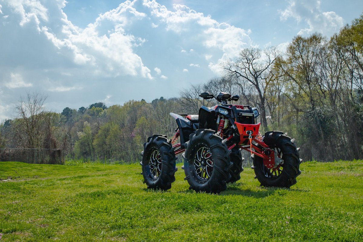 HighLifter's tweet photo. Bring your DREAM build to life with #HighLifter! π₯ We did some custom work on this #Scrambler build - 6β lift, 6β Portals, and 24β @fueloffroad wheels on #HL44Magnum Outlaws! π₯#BuiltToThrill #beastmode #monster #ownthetrails #leadthepack @polarisorv https://t.co/4iYHOzDU05