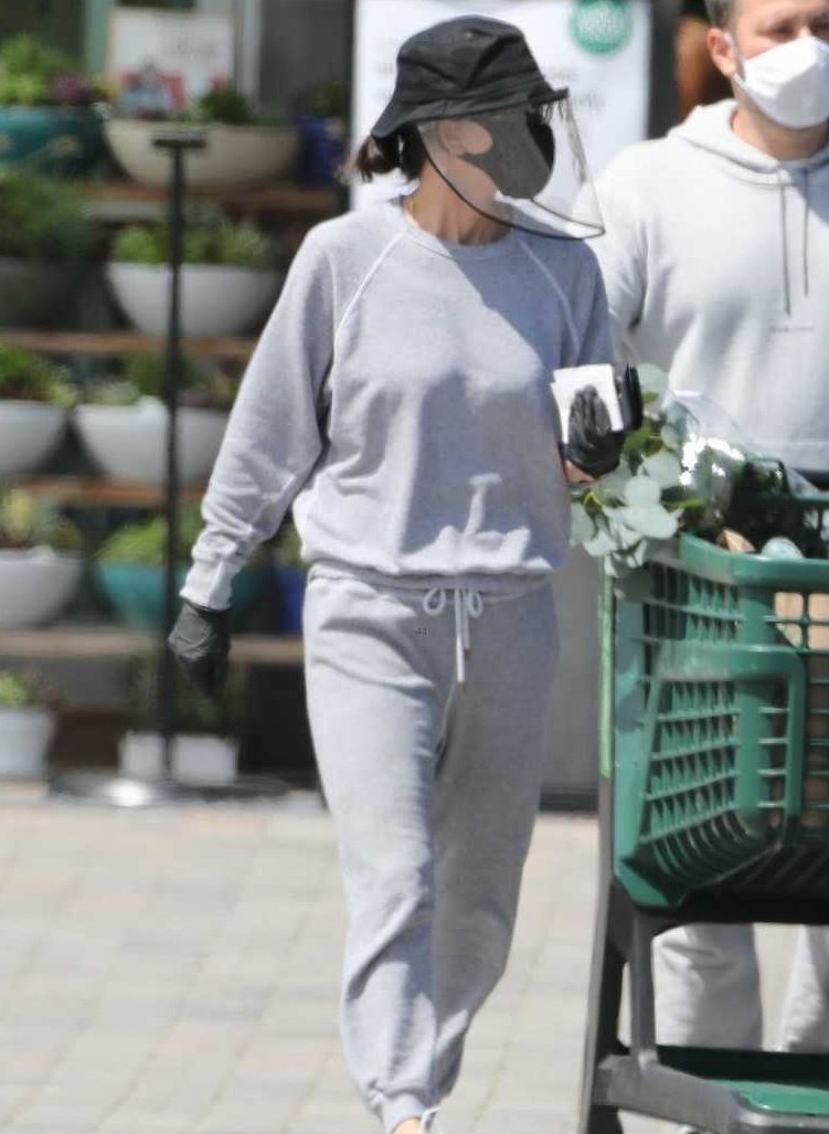 hudtribbiani's tweet photo. courteney cox claramente nasceu pra ser a monica geller https://t.co/mCyeuXbZLs