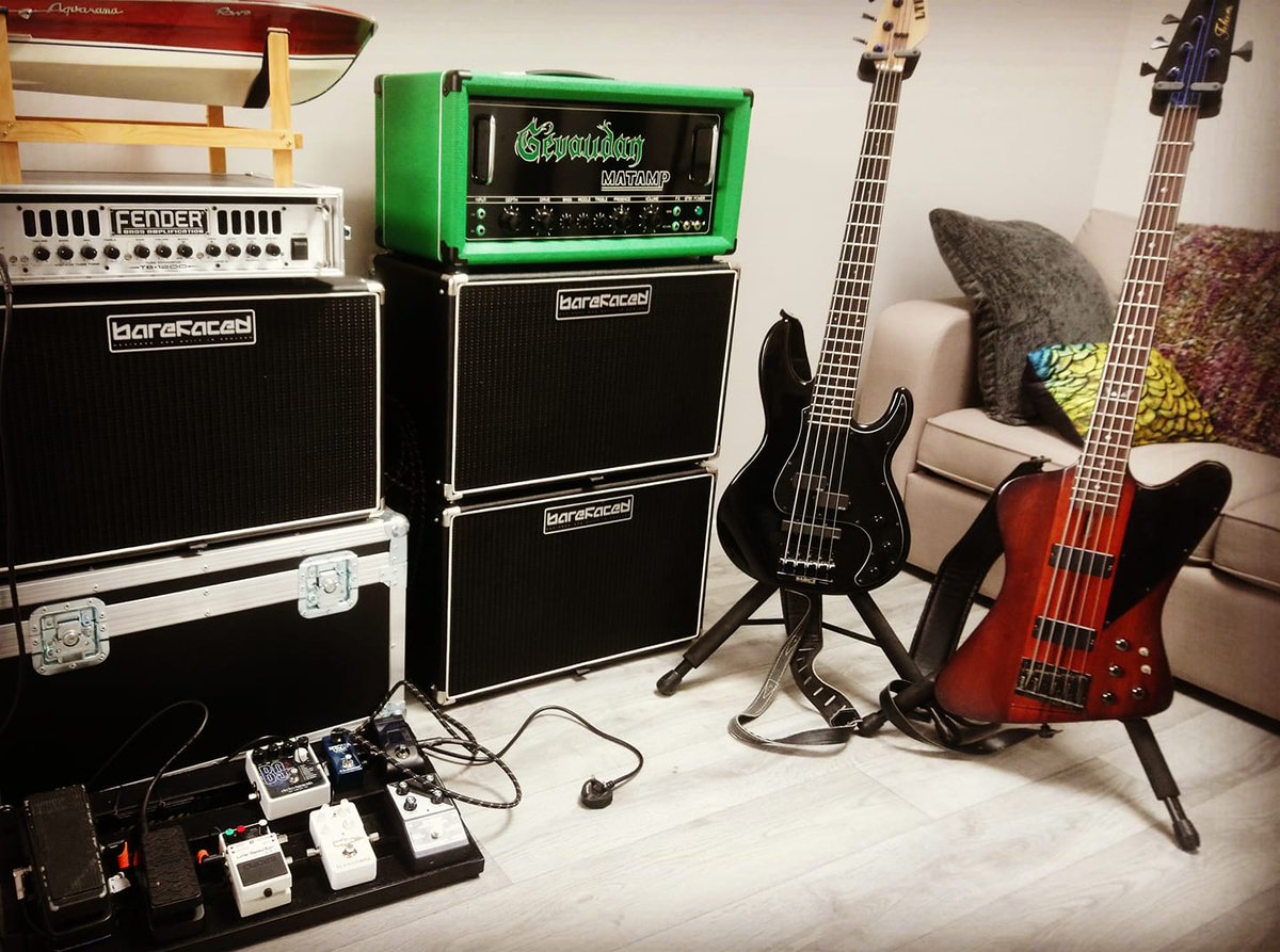 barefacedaudio's tweet photo. Today's #iolationrig entry comes from Andy - Just needs plugging in and then it's ready to go 🔌🎸
"the rig comprises 3x retro two10s, driven by a matamp gt200. Basses are a thunderbird, an esp ap-5 & a selection of pedals"
#barefacedaudio #cabs #matamp #two10 #gibson https://t.co/K8jfujzevY