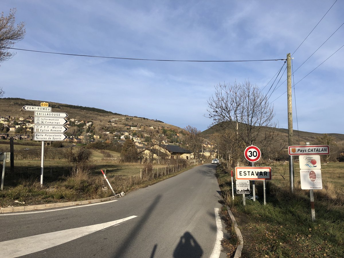 RicardMoren's tweet photo. @Gironanoticies @leygue2014 @UnitatCatalana @Pays_Catalan @ceretencatala @JuliaTaurinya @rvcatnord @jepbonet @CescBitlloch @ConsellNord #hamlets research @UABBarcelona:
ESTAVAR commune #PyrénéesOrientales #France:
441 inhabitants (INSEE2014) including 67 born abroad:
34 #immigrantMen & 33 #immigrantWomen.
#Cerdanya #Cerdagne #micropobles #Estavar
#RURALimmigration #RuralEUROPE
Info: https://t.co/fod9N0mV3d
📷2019 https://t.co/PwuhGfCWHT