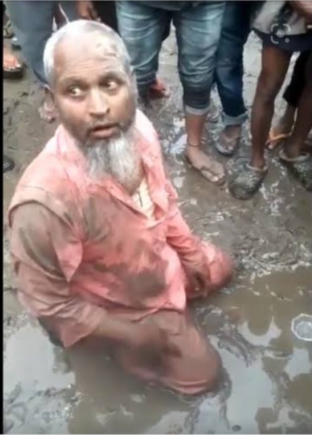 thejjunction's tweet photo. Hey @ShahnawazBJP
Our Indian Muslims treated like this?
Is our blood so cheap?
Is it wrong to be a Muslim in India? 
#Islamophobia_In_India https://t.co/PSecRluabj