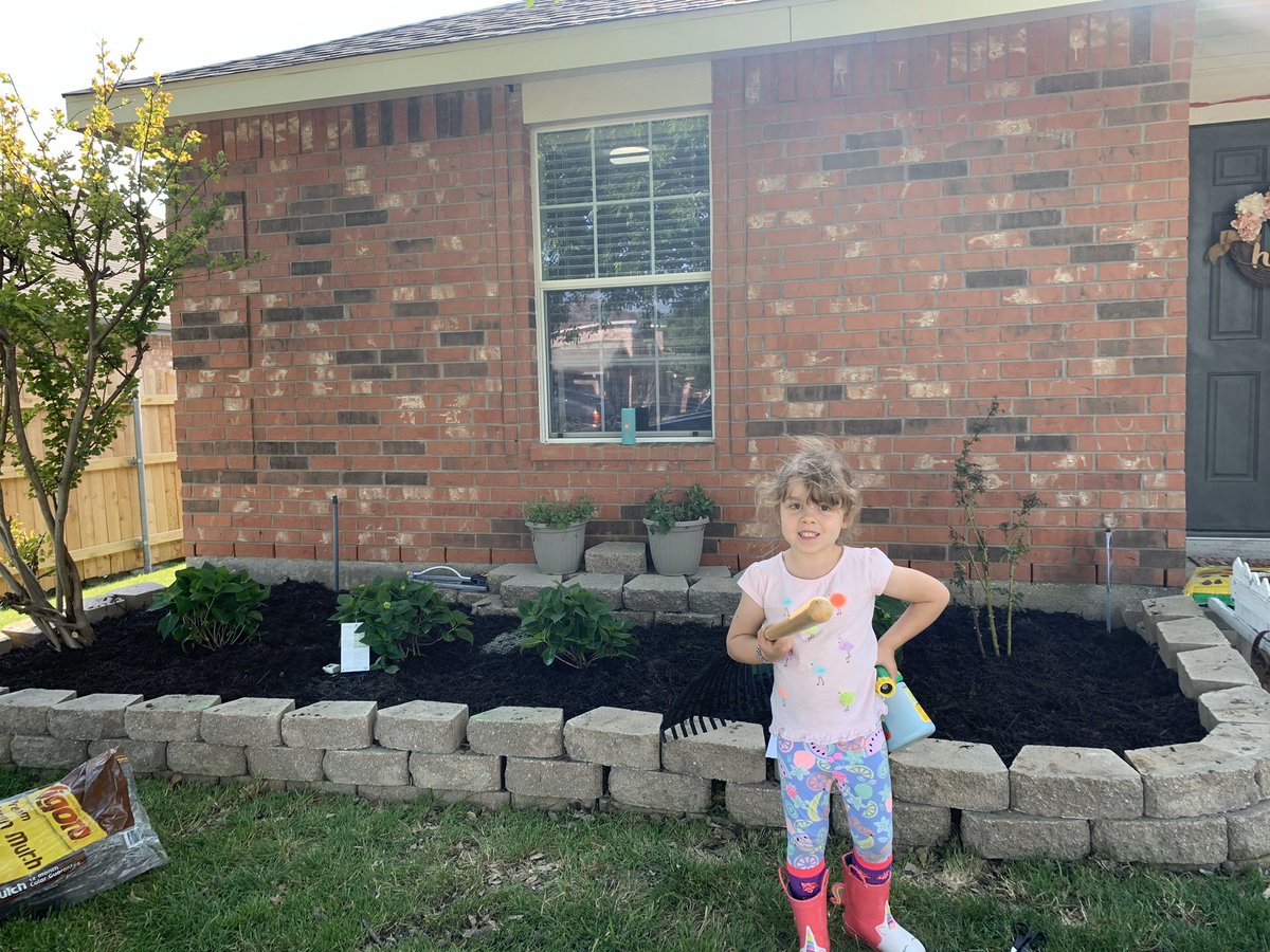 mrsmegangordon's tweet photo. Maycie’s act of kindness for yesterday’s Virtual Spirit Week. She was super helpful getting the front flower bed in shape! ☀️🧤🌼 #WorthIt #BullfrogStrong @EBullfrogs https://t.co/MnCFmf4RwH
