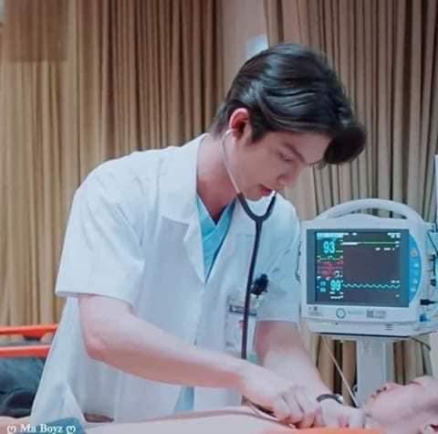 allbrightvc_PH's tweet photo. The doctor with the vaccine for covid-19
#bbrightvc
#BrightVachirawit
#ทีมเมียสารวัตร
#3MForMyBright
#gmmtv https://t.co/SzOaLMwf2C