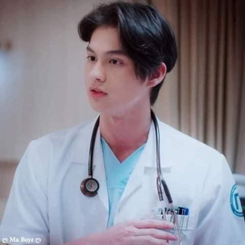 allbrightvc_PH's tweet photo. The doctor with the vaccine for covid-19
#bbrightvc
#BrightVachirawit
#ทีมเมียสารวัตร
#3MForMyBright
#gmmtv https://t.co/SzOaLMwf2C