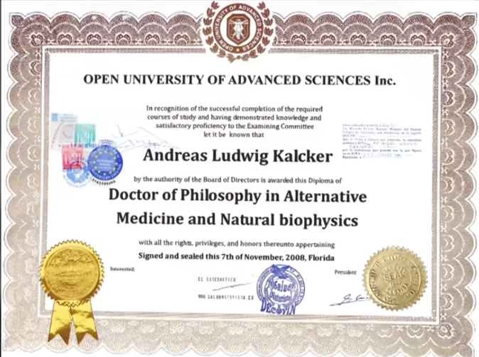 skeptoide's tweet photo. Aquí el economista #andreaskalcker haciéndose pasar por científico en la universidad de Harry Potter. SIn publicar un sólo artículo en ninguna revista médica, haciendo experimentos en casa a lo quimicefa. Y hordas de gañanes consumiendo lejía. #MMS #MMSya #dulcerevolucion https://t.co/execGoZVRK