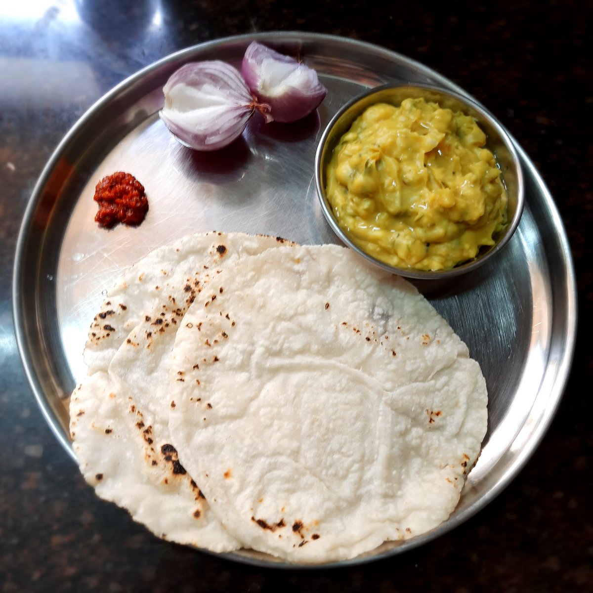 Shubhangi_1111's tweet photo. So my husband @omeyanair n I had major cravings for Pithla-Bhakri especially the one that is served at #Gypsy Dadar. I took the opportunity to replicate the same. Viola... Here's the proof! It can't get any better than this.
#Marathi #Cuisine #Pithla #Bhakri @chef_nishant https://t.co/CkPLXp4p7o