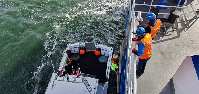 argosfroyanes's tweet photo. Pilot joining #MFVNORDICPRINCE from the #SULIVANSHIPPING launch “John Davis” to bring her alongside #FIPASS #STANLEY #Falklands
Good for the crew to get a few days rest without anchor watches https://t.co/2YrxQb4yzk