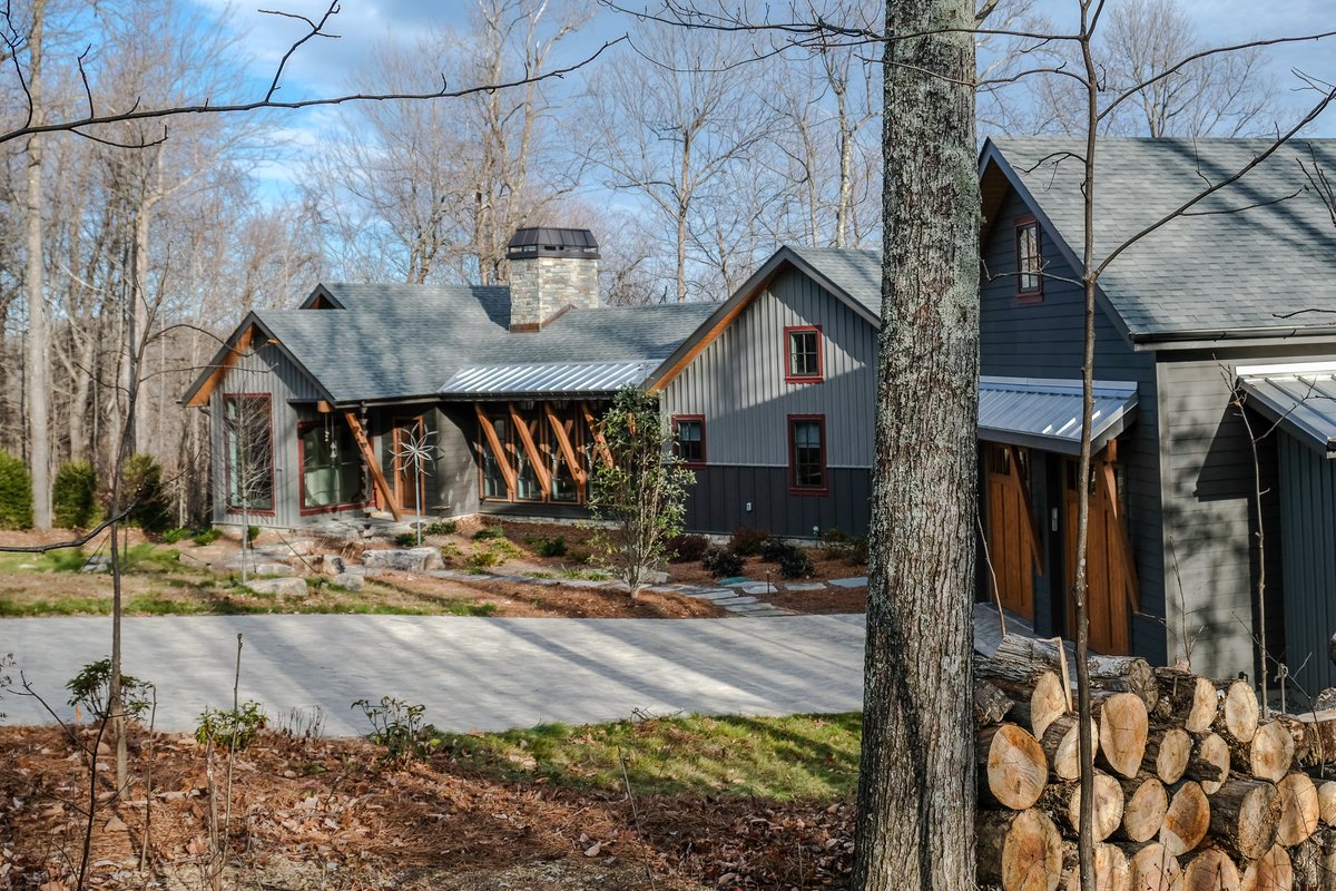 ACMDesign's tweet image. It's often the details of a home that make it unique. This custom home by ACM Design is full of all the details we love!
-
#acmdesign #architecture #interiordesign #mountainhome #828isgreat #newhome #customhome #designer #mountains #views #outdoors #love #wnc #nc #beautiful