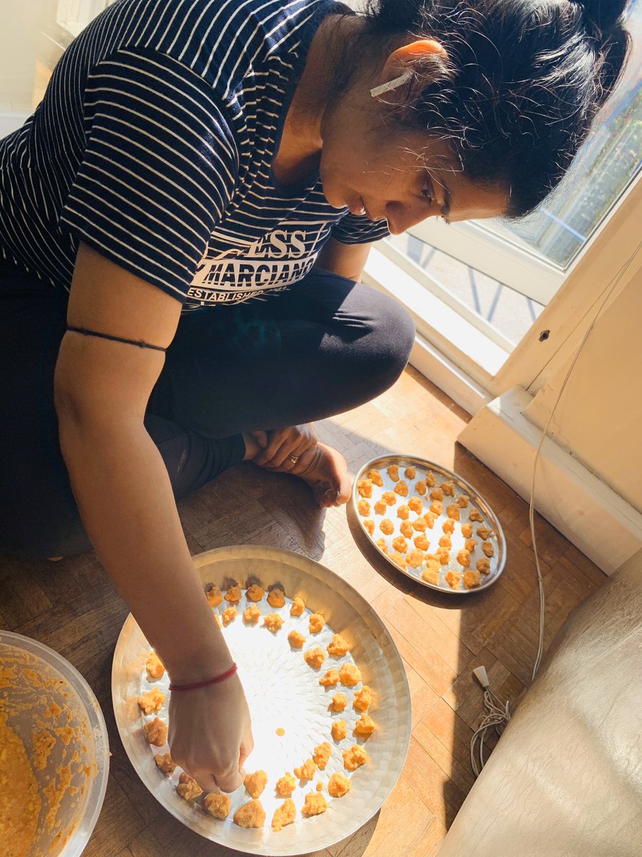 iPragS's tweet image. My first attempt at making Sandge (सांडगे) #authentic #Maharashtriandish mummy chya hatachi chaav yayla havi 😋hope they turns good :) #UK #London