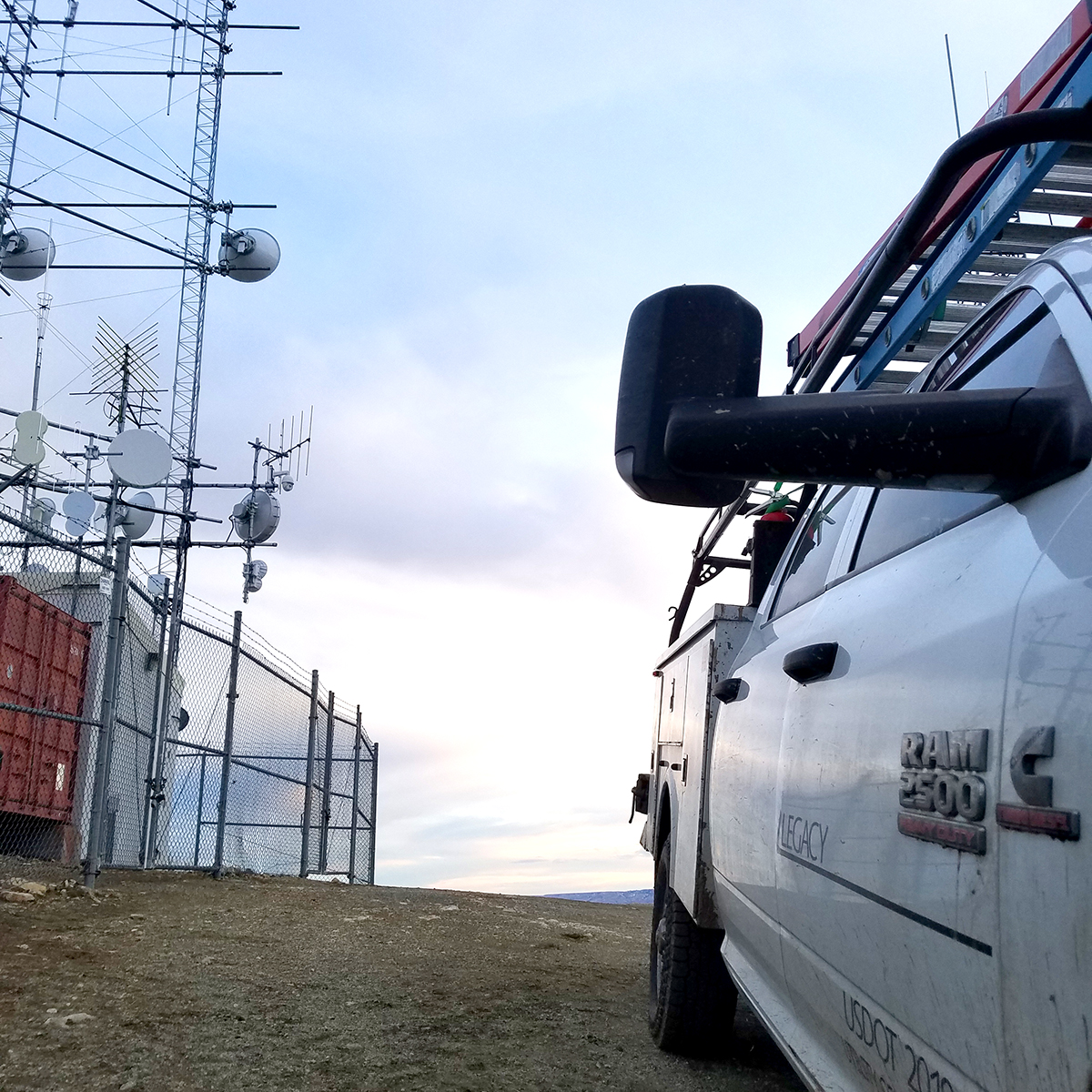 LegacyTowers's tweet image. Archie drove the big white truck out to this butte in Eastern Washington, so he might not have to next time. We&apos;re installing some remote monitoring equipment today. Working smarter all the time! #LegacyTowers #TitansOfTech #BuildingBetterNetworks