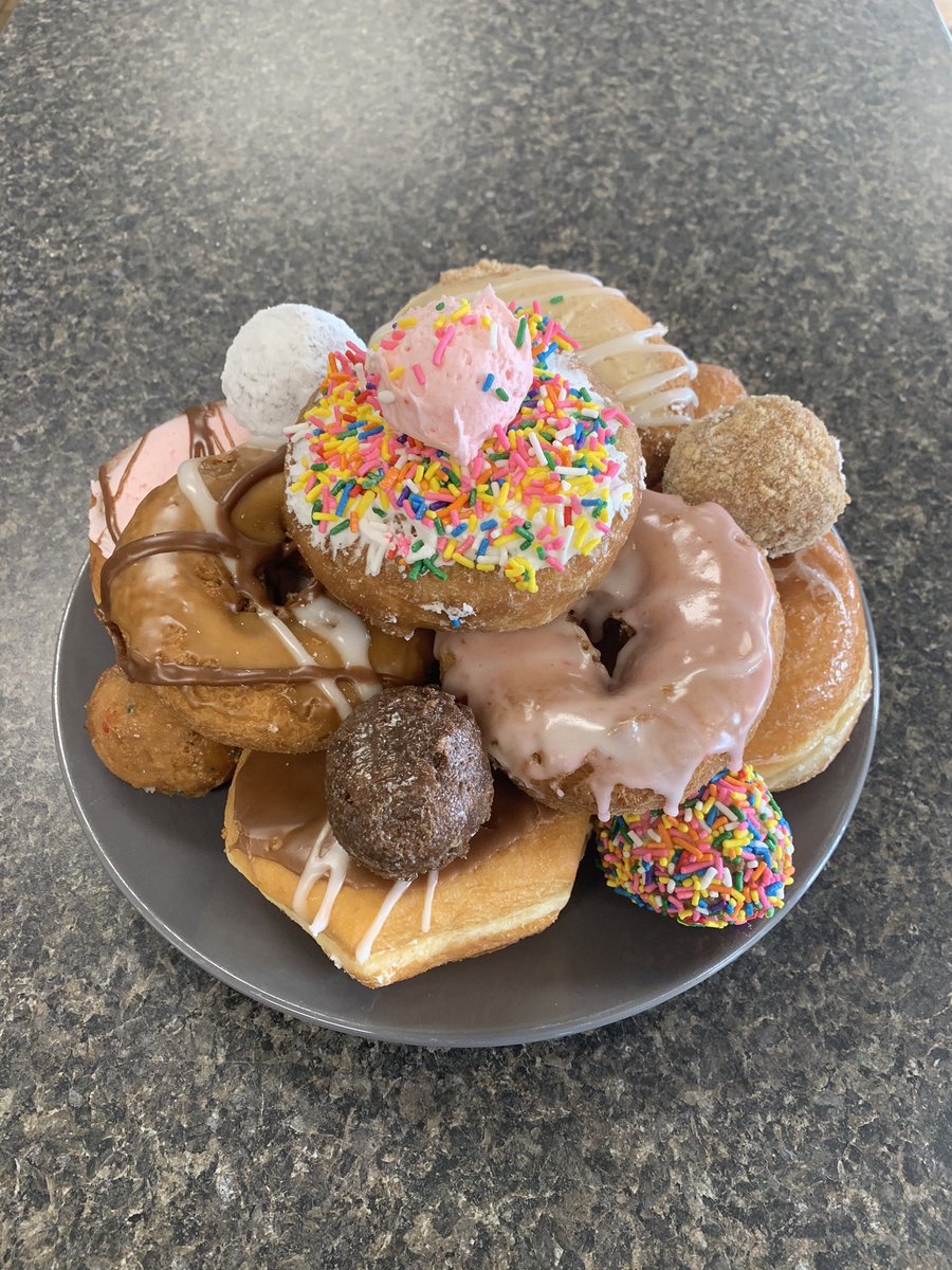 You deserve a donut...... or a dozen!

We are open 24 hours in Kalamazoo, and from 5 am to 10 pm in Battle Creek 😊