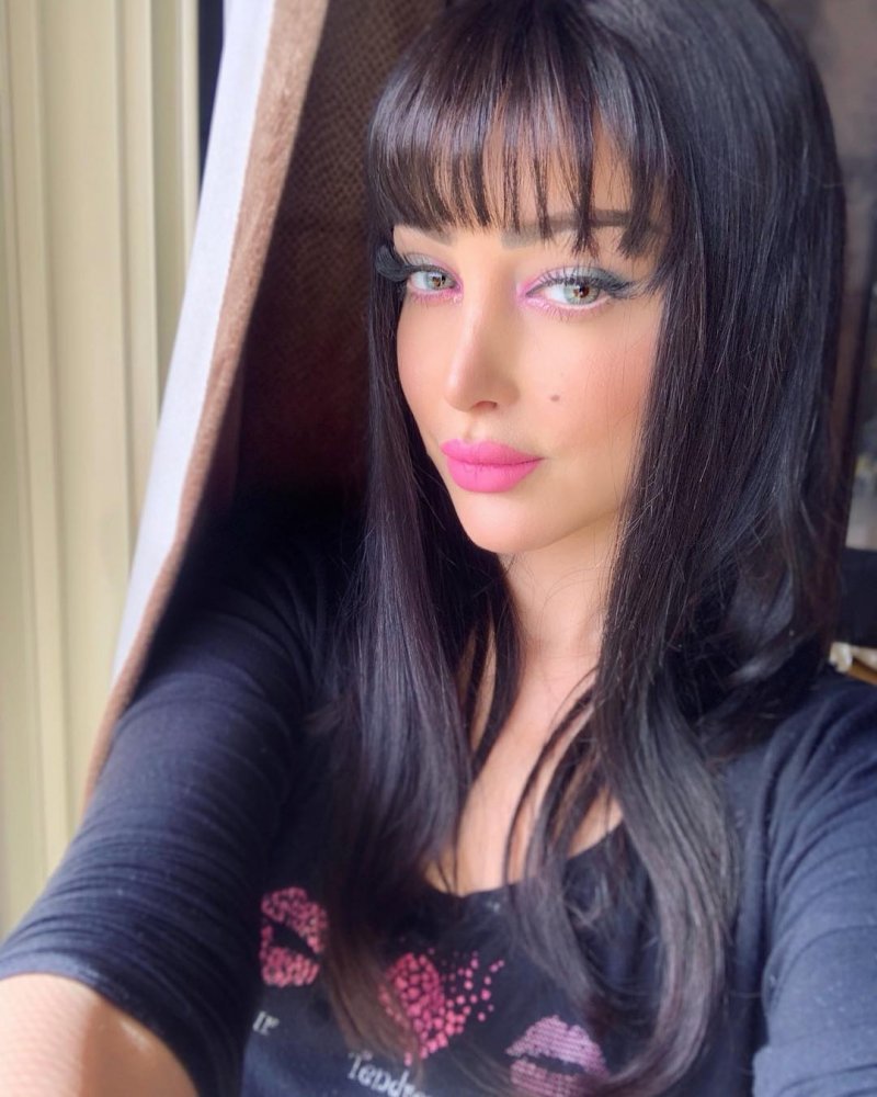 مجلة هي Sur Twitter مصممة الأزياء بسمة بوسيل خاصة مع صبغة الشعر الأسود الداكن Https T Co Lnt0xxlsvy