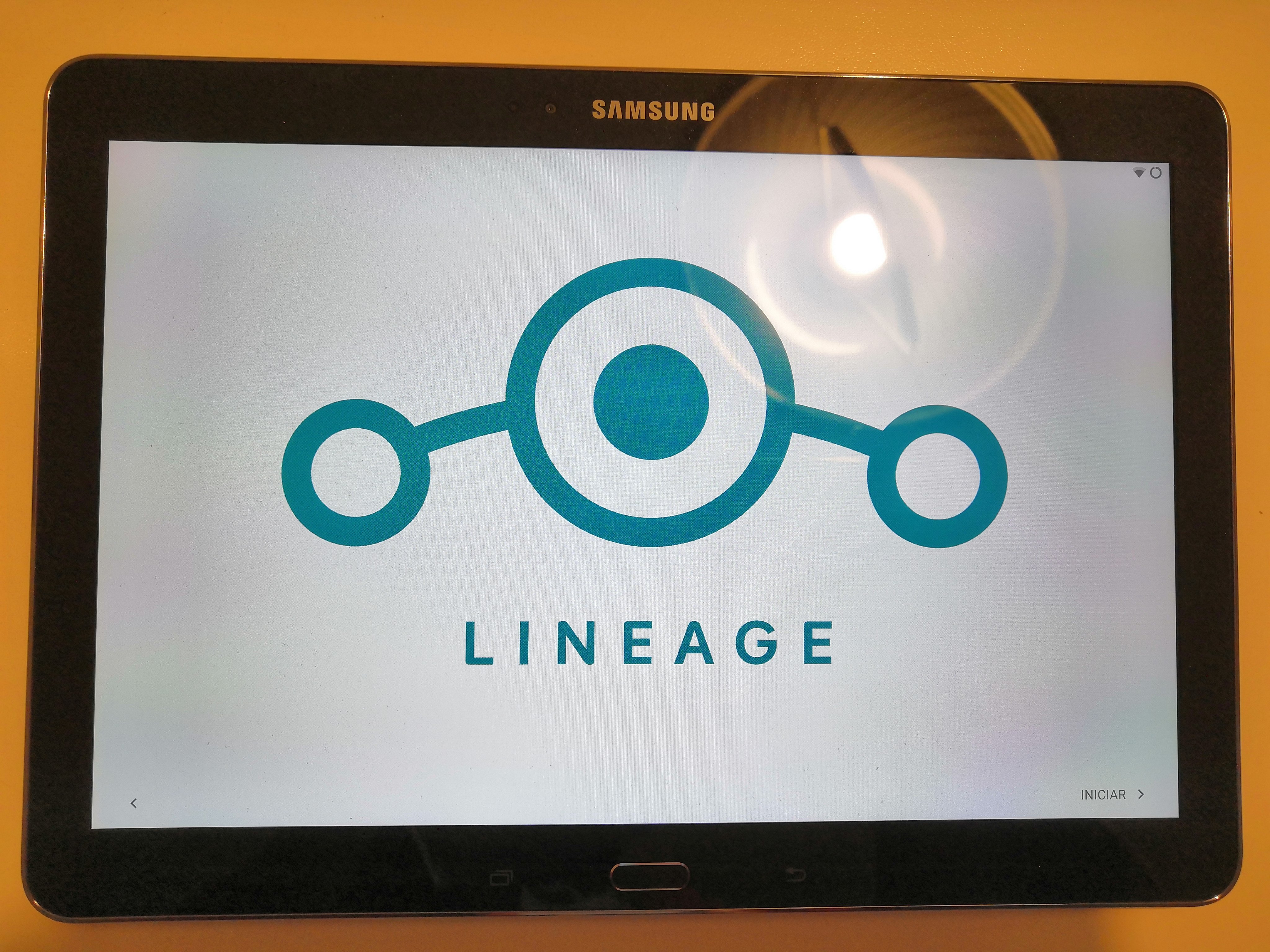LineageOS start screen
