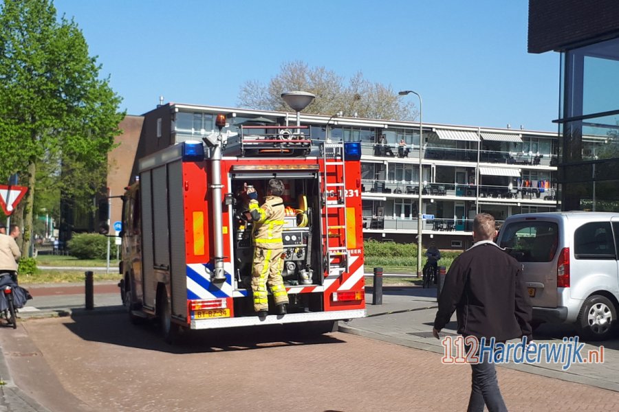Keukenbrand in woning aan de Alberdingk Thijmlaan in #Harderwijk. 112Harderwijk.