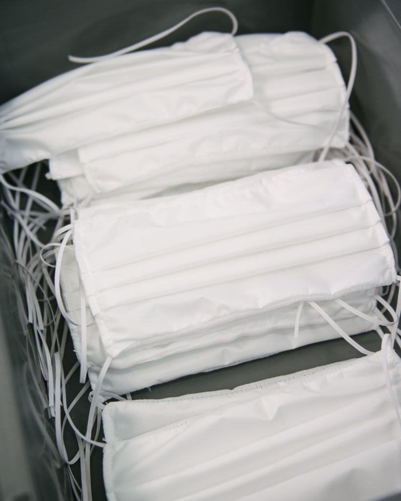 FashionweekNYC's tweet photo. Louis Vuitton is making thousands of Hospital Gowns and Face Masks in their Atelier to provide support for the healthcare workers of Hospitals in Paris 🗼 https://t.co/9yDtzqpejX