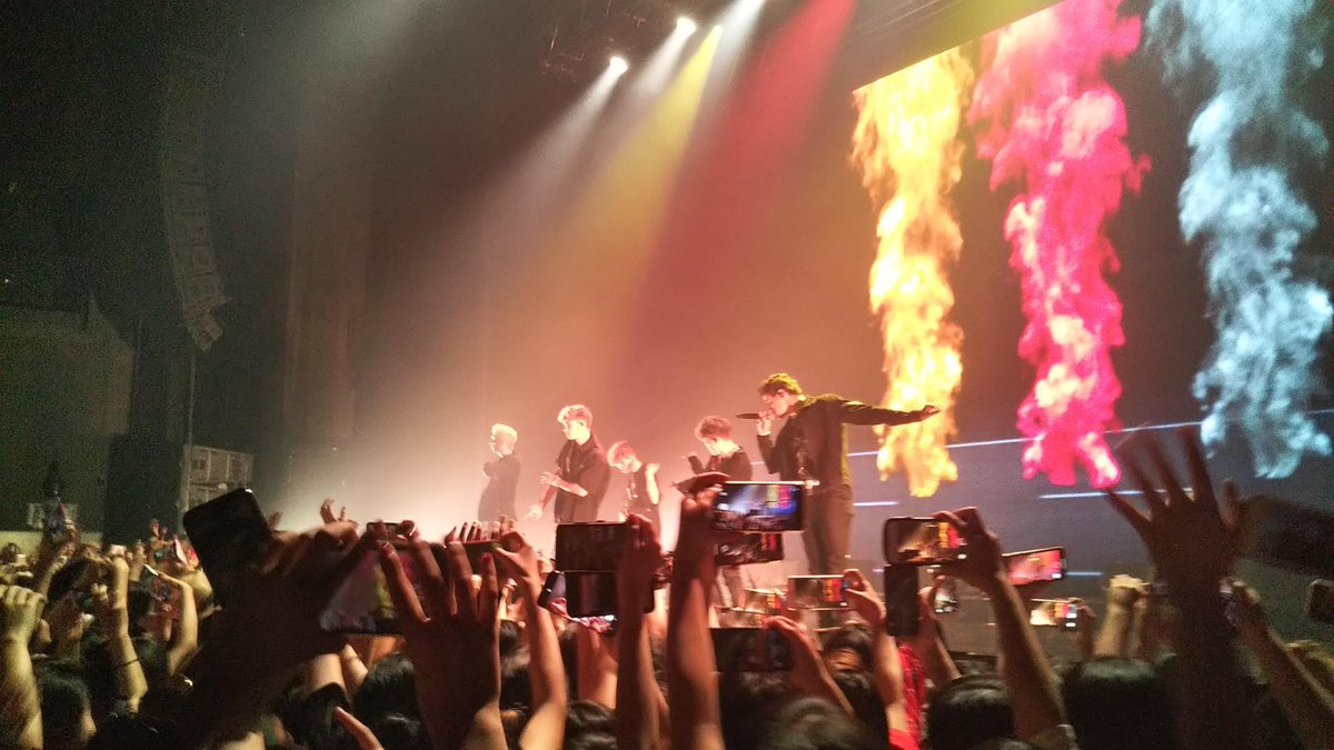 esperanzalvaro's tweet photo. この日に戻りたい…
I want go back to this day…
#WHYDONTWE #LIVE https://t.co/b1ovK8P6mW