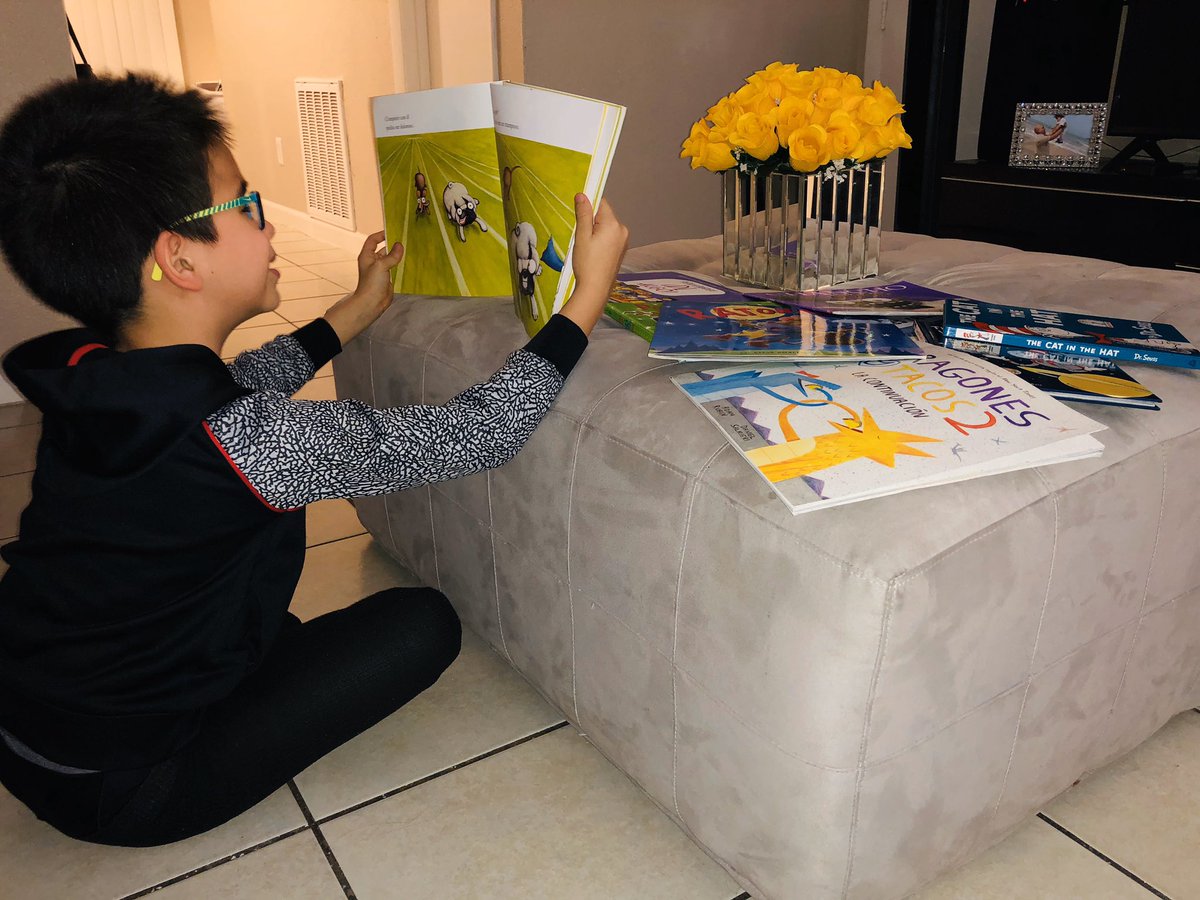 betttycampos's tweet photo. #SpiritWeek #challengebook #stayathome #readingabook Juan Martínez ❤️ 1c Ms. Cerda's class @HBGonzalezPLA @Library_HBGPLA https://t.co/2MuDwArYgd