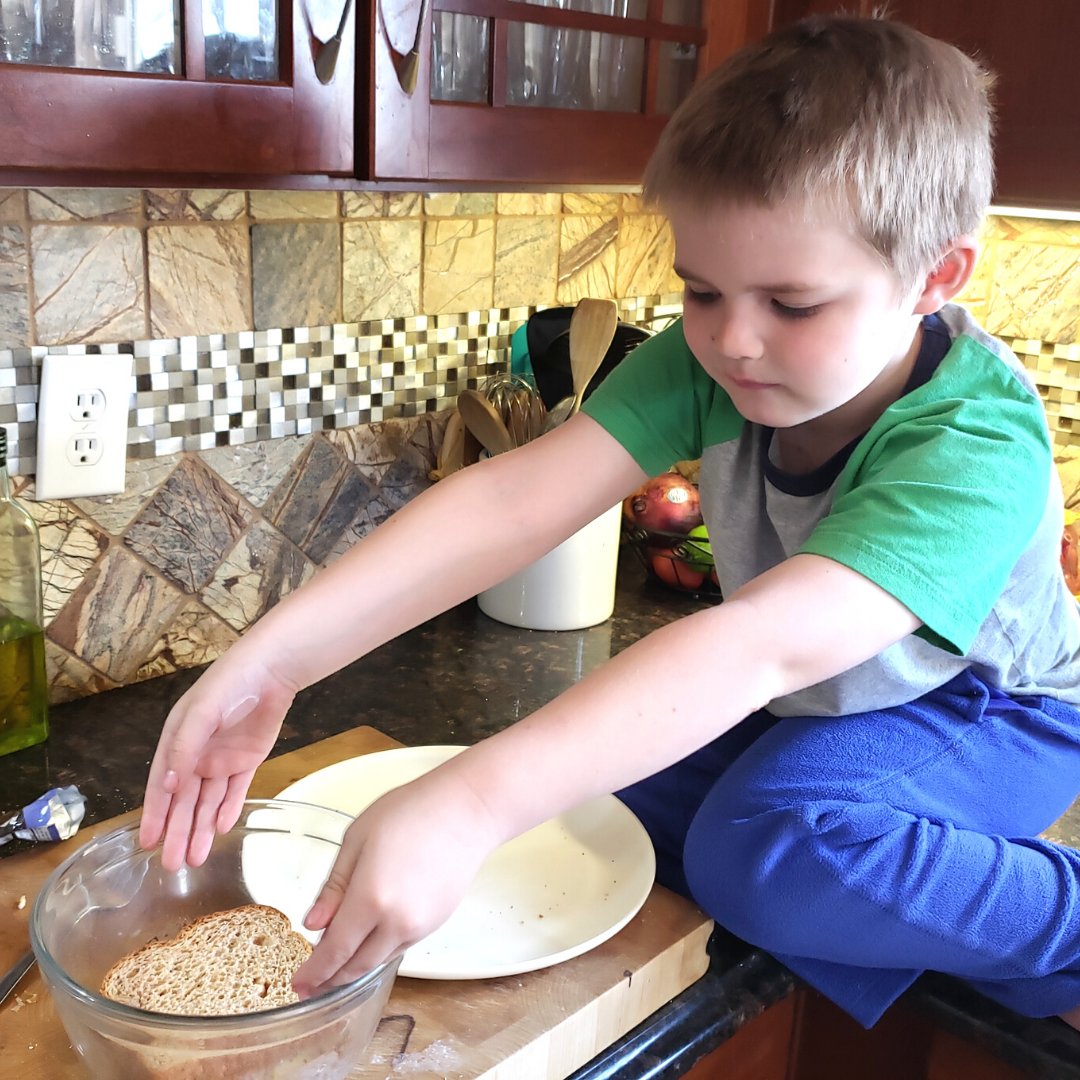 MKThorntonCO's tweet photo. We recently discovered Slammers Snacks and had a great time getting creative with Slammers Stuffed French Toast! #sponsored #SlammersSnacks #Kidssnacks #CookWithKids https://t.co/XnuljhdbU4